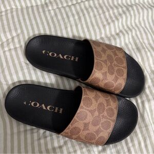 Coach brown/tan slides
